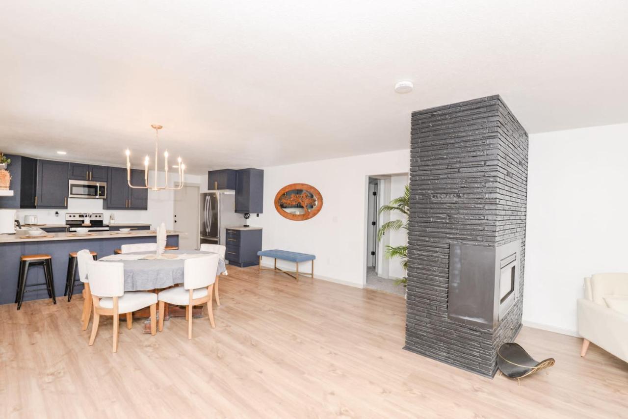 New Remodeled Townhome In Central Фарго Екстериор снимка